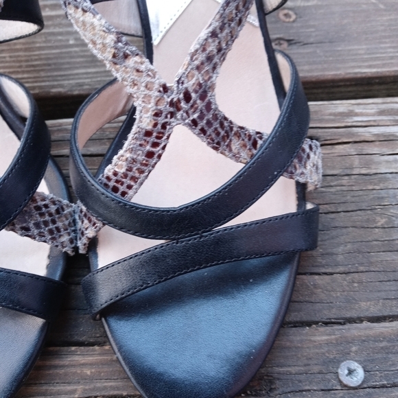 Michael Kors Women's 3" Heel Black Strap Snake Leather Back Zip 9M. 251pm - Picture 5 of 10